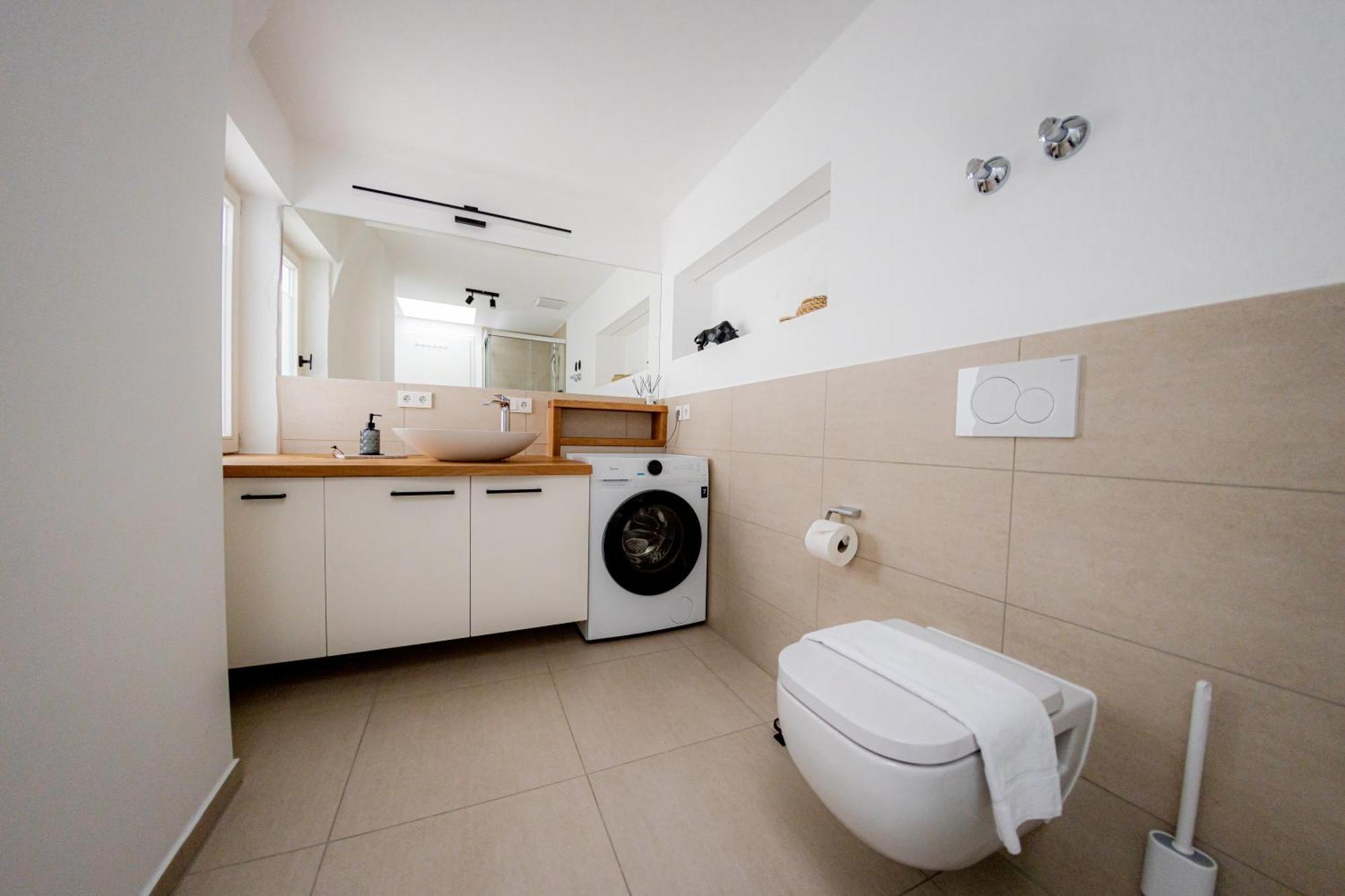 Highlight Am Stadtplatz Muehldorf - C4S Come4Stay - 2 Zimmer Wohnung I Bis Zu 5 Gaeste Szoba fotó